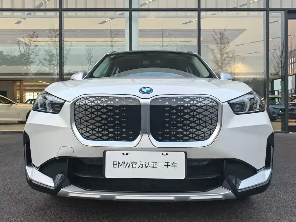 BMW iX1 2025 из CN, фото 3