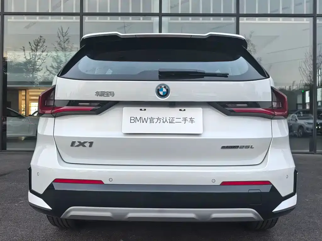 BMW iX1 2025 из CN, фото 6