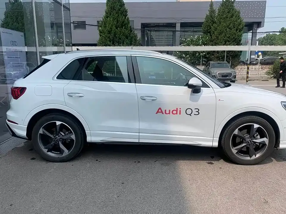 Audi Q3 2024 из CN, фото 3