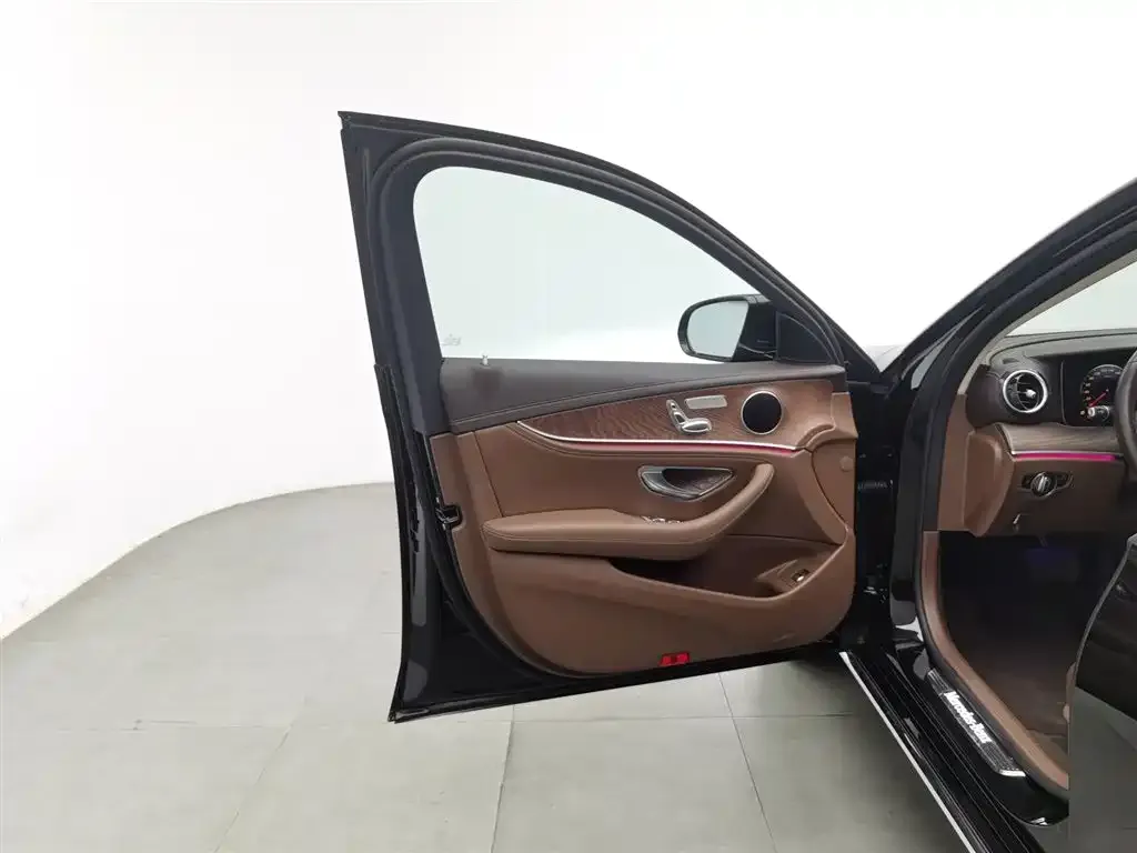 Mercedes-Benz E-Class 2023 из CN, фото 8