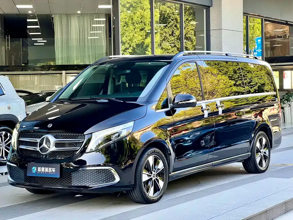 Mercedes-Benz V-Class — фото 1