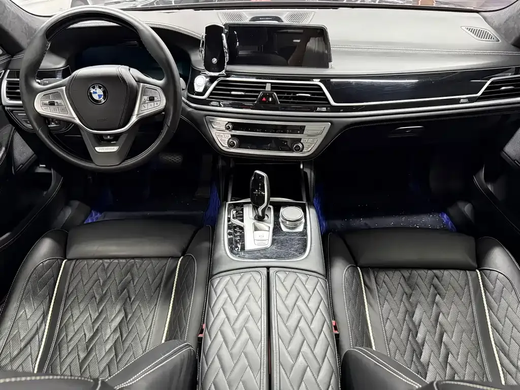 BMW 7 Series 2021 из CN, фото 6