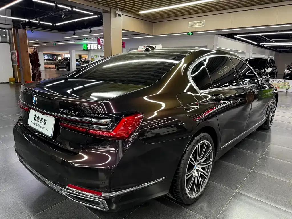 BMW 7 Series 2021 из CN, фото 7