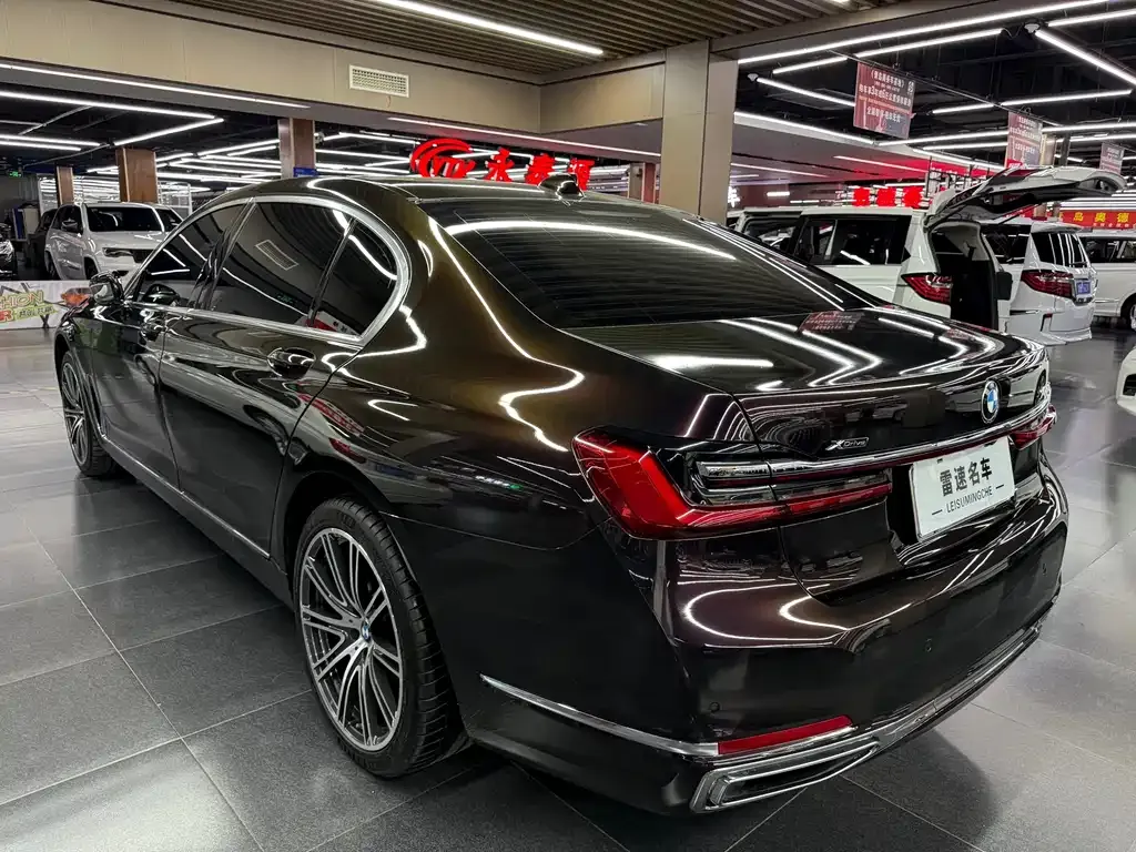 BMW 7 Series 2021 из CN, фото 9