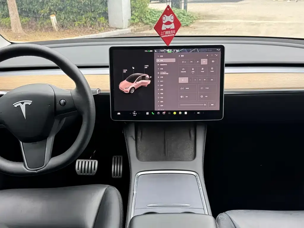 Tesla Model Y — фото 6