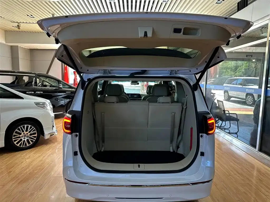 Buick GL8 2022 из CN, фото 10