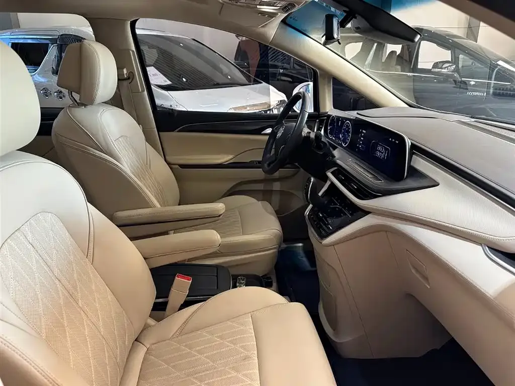 Buick GL8 2022 из CN, фото 9
