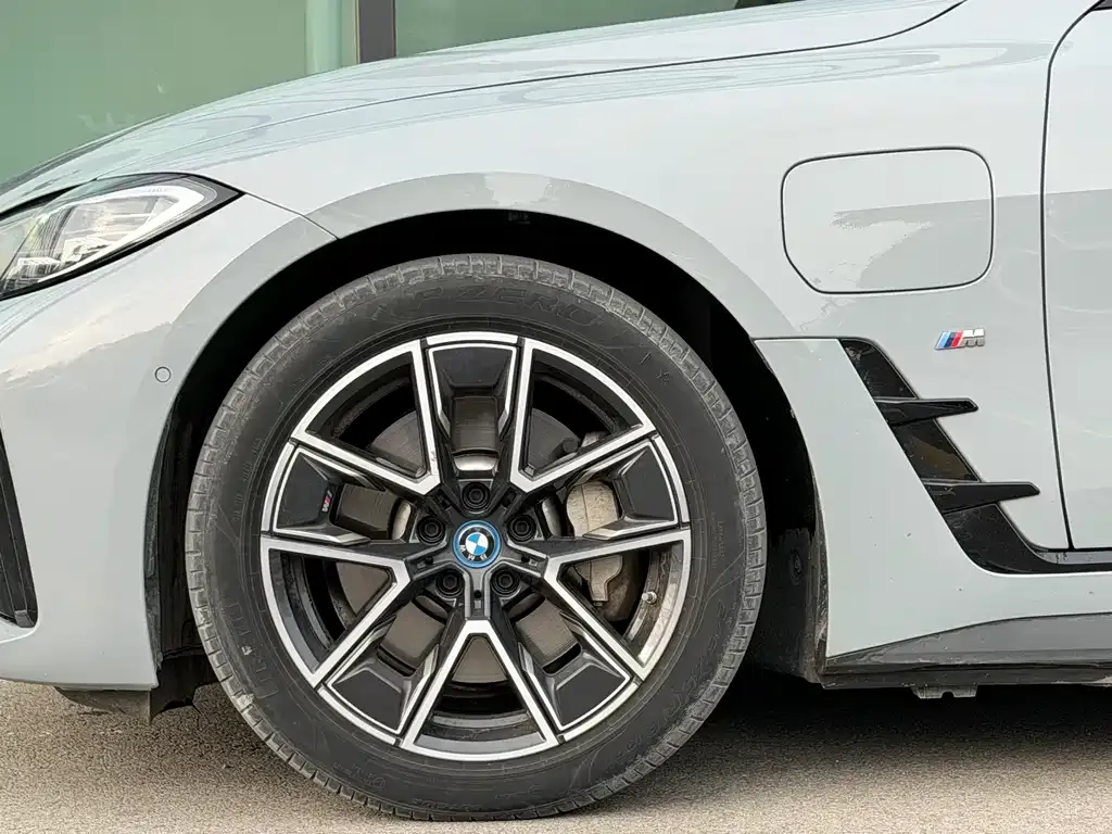 BMW i4 2023 из CN, фото 3