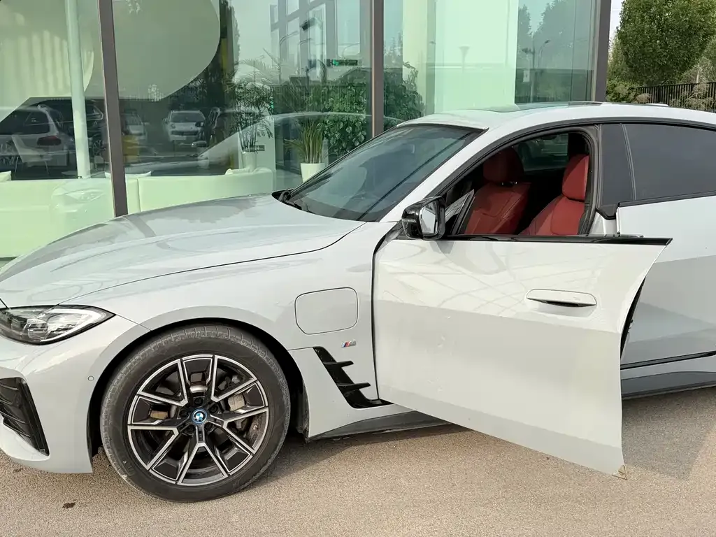 BMW i4 2023 из CN, фото 8