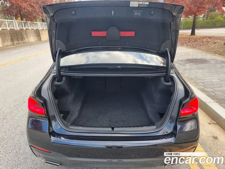 BMW 5-Series 2023 из KR, фото 10
