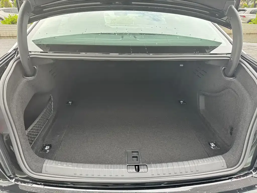 Audi A6L 2024 из CN, фото 7
