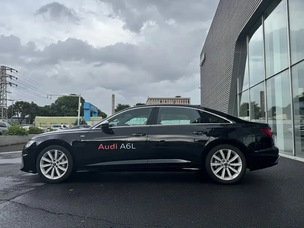 Audi A6L 2024 из CN, фото 9