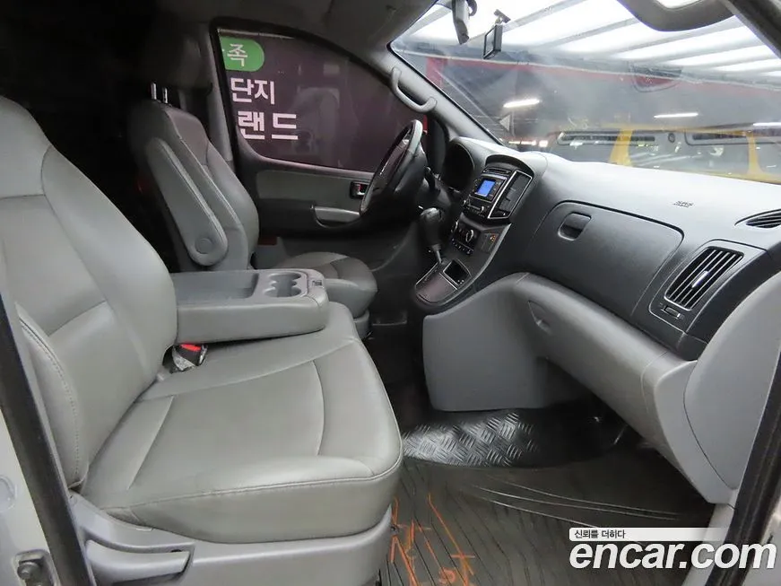 Hyundai Starex — фото 10