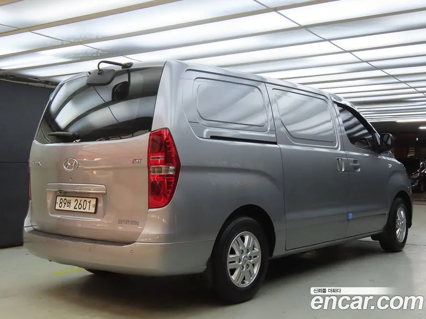 Hyundai Starex — фото 2