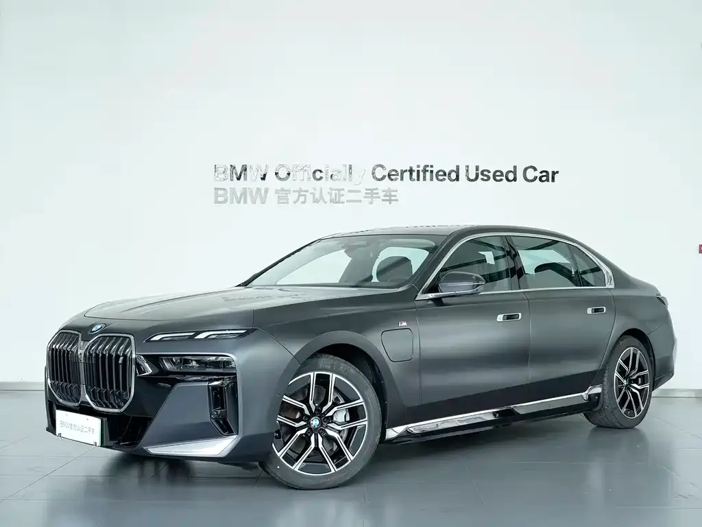 BMW i7 — фото 1