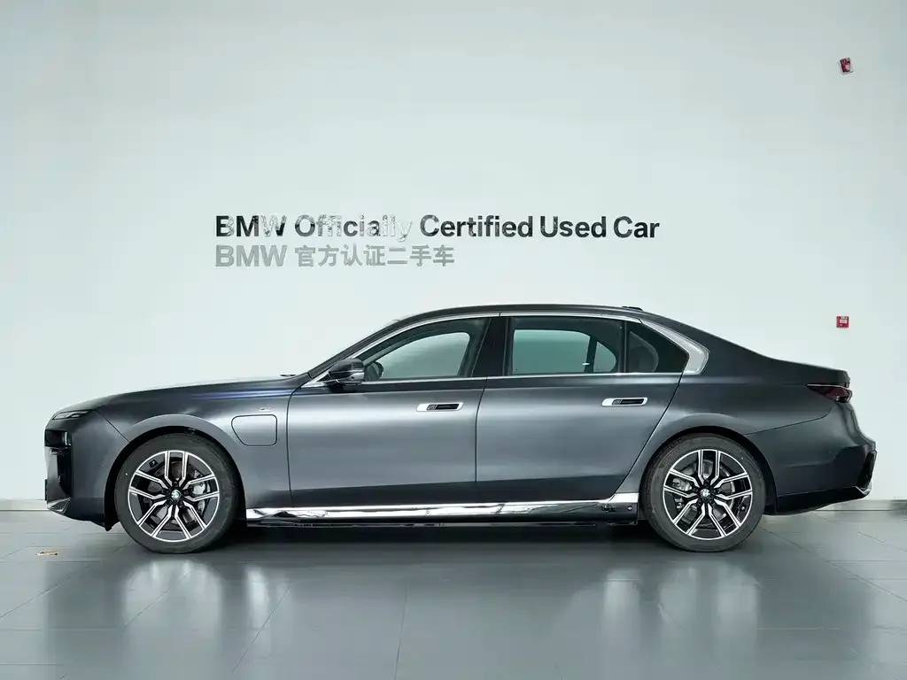 BMW i7 — фото 2