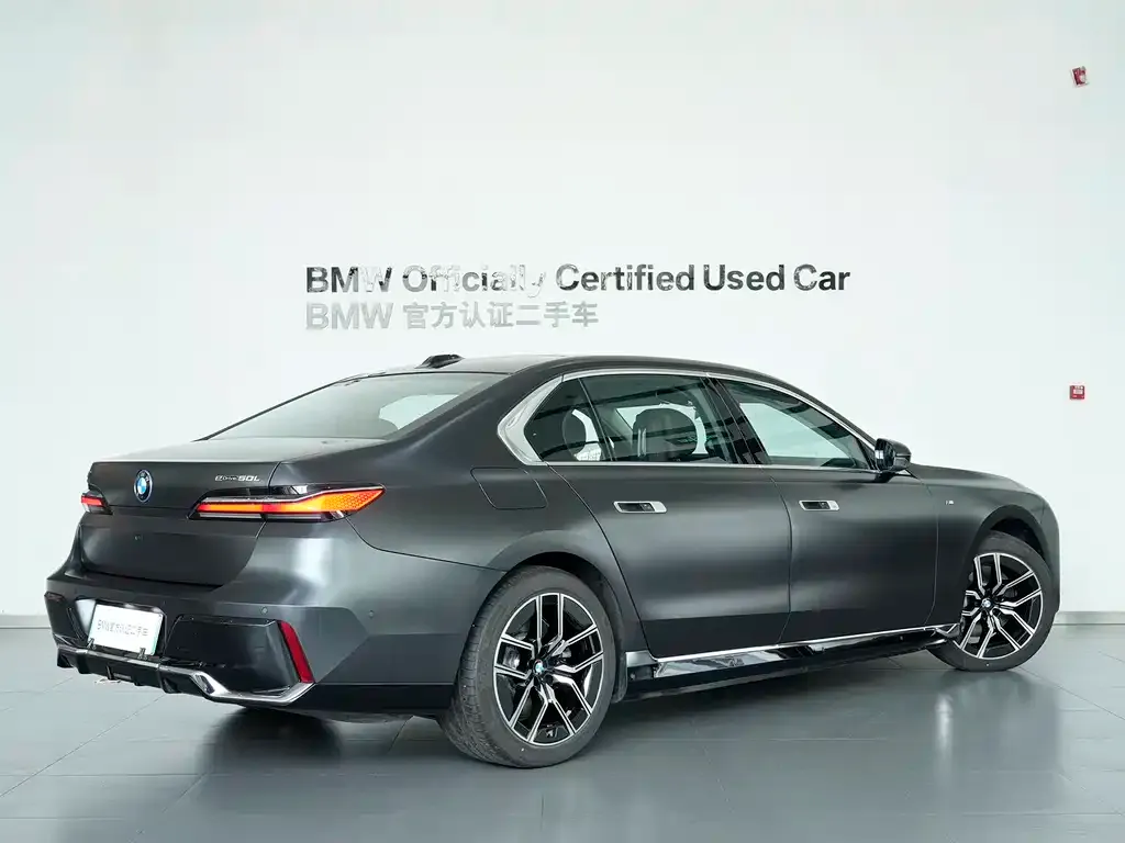 BMW i7 — фото 3