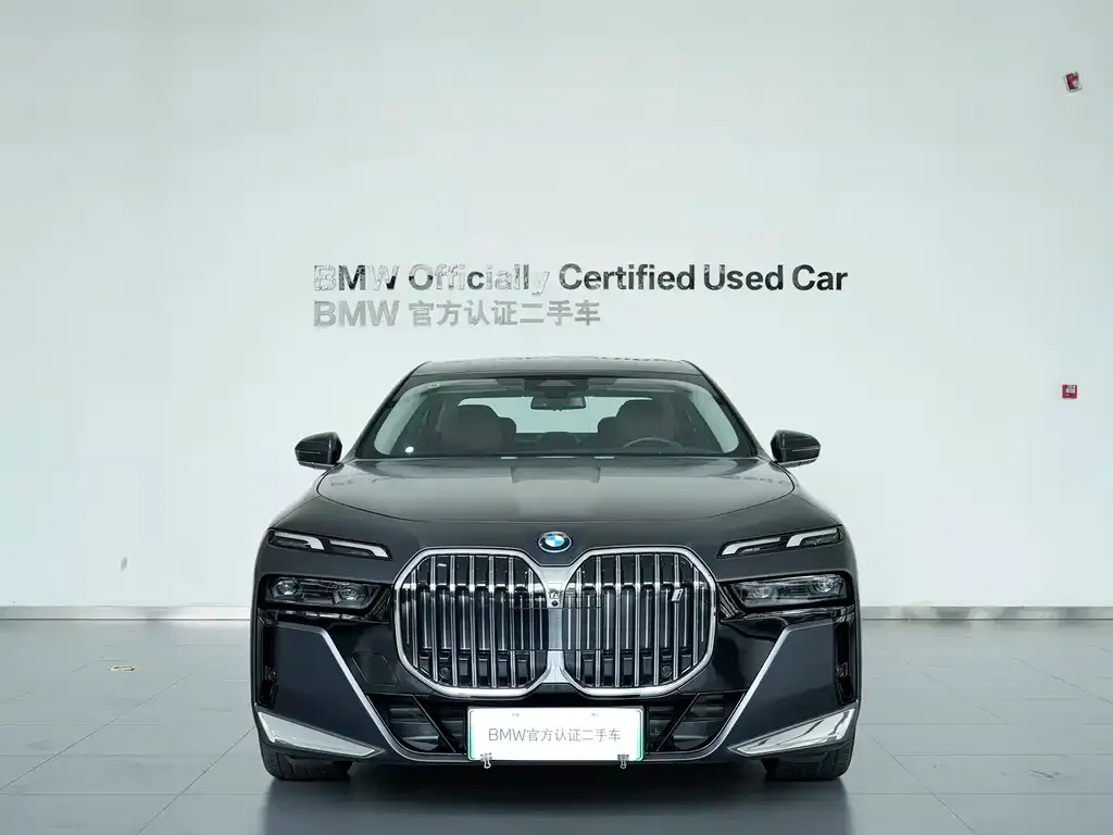 BMW i7 — фото 4