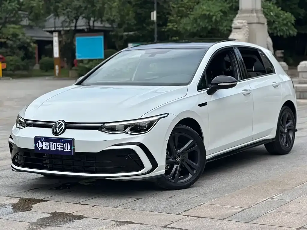 Volkswagen Golf 2023 из CN, фото 1