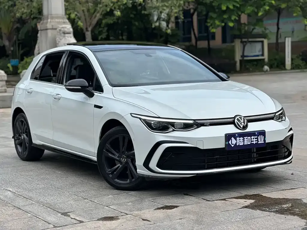 Volkswagen Golf 2023 из CN, фото 3