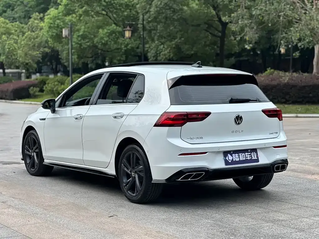Volkswagen Golf 2023 из CN, фото 4