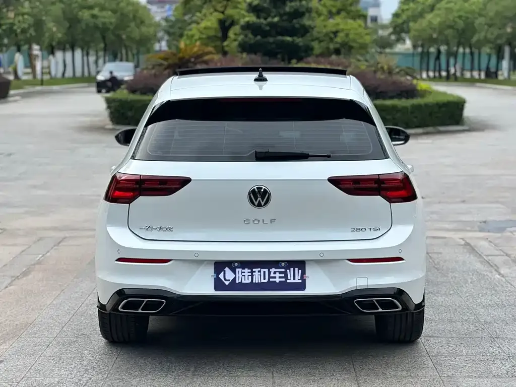 Volkswagen Golf 2023 из CN, фото 5