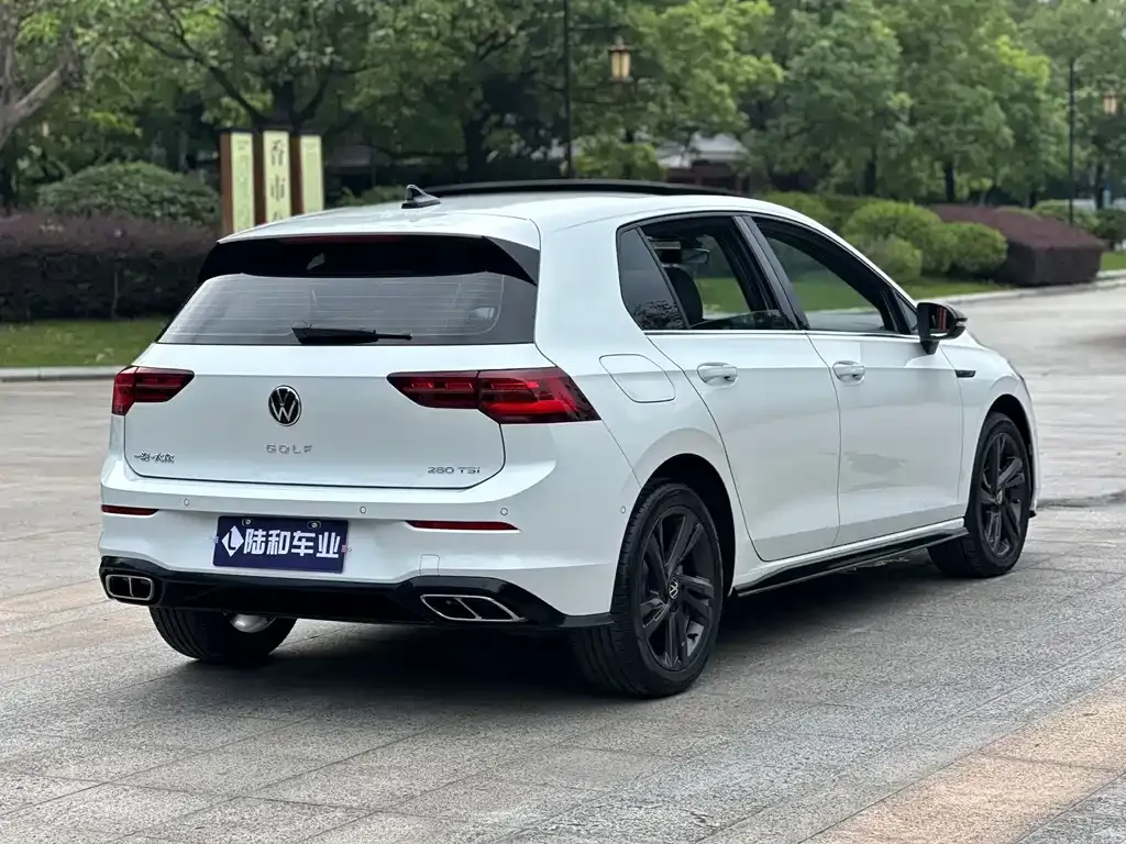 Volkswagen Golf 2023 из CN, фото 6