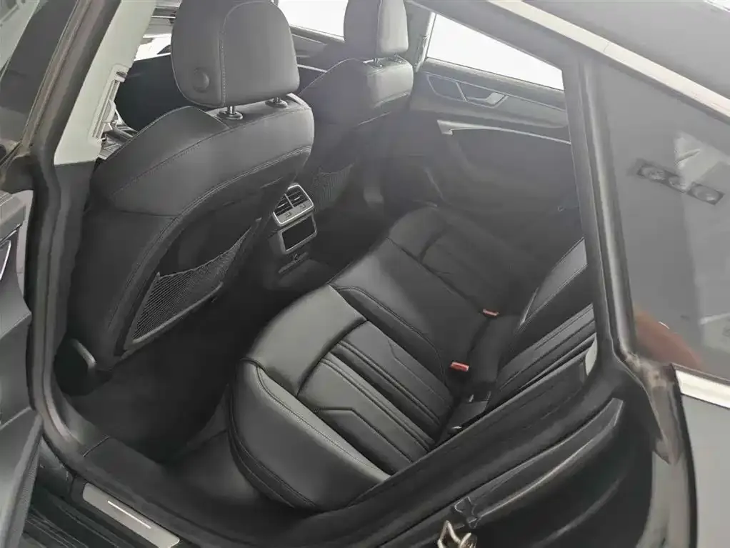 Audi A7 2024 из CN, фото 8