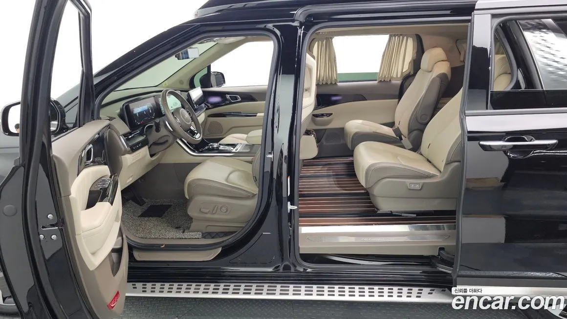 Kia Carnival — фото 10