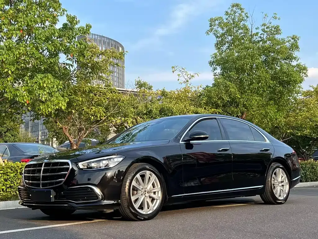 Mercedes-Benz S-Class — фото 1