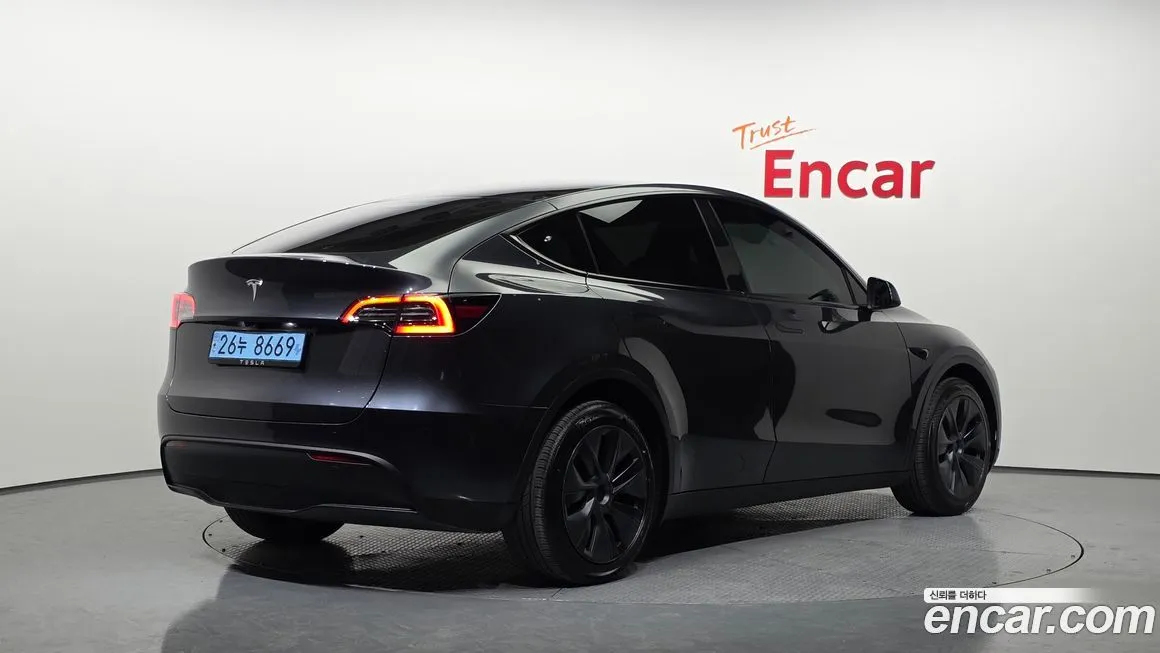 Tesla Model Y 2025 из KR, фото 2