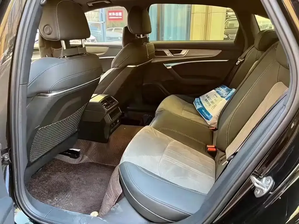 Audi A6L 2023 из CN, фото 6