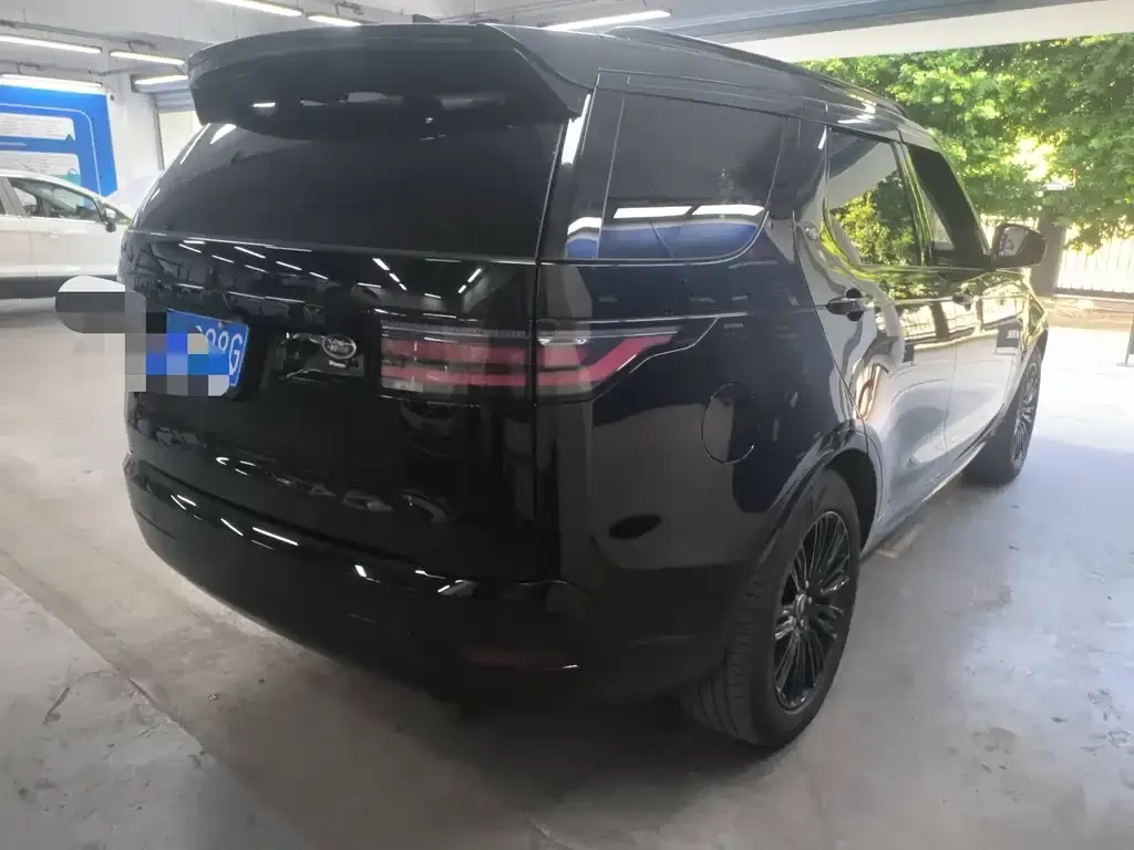 Land Rover Discovery 2023 из CN, фото 3