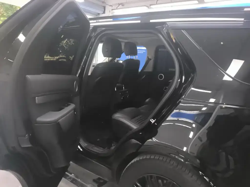 Land Rover Discovery 2023 из CN, фото 6