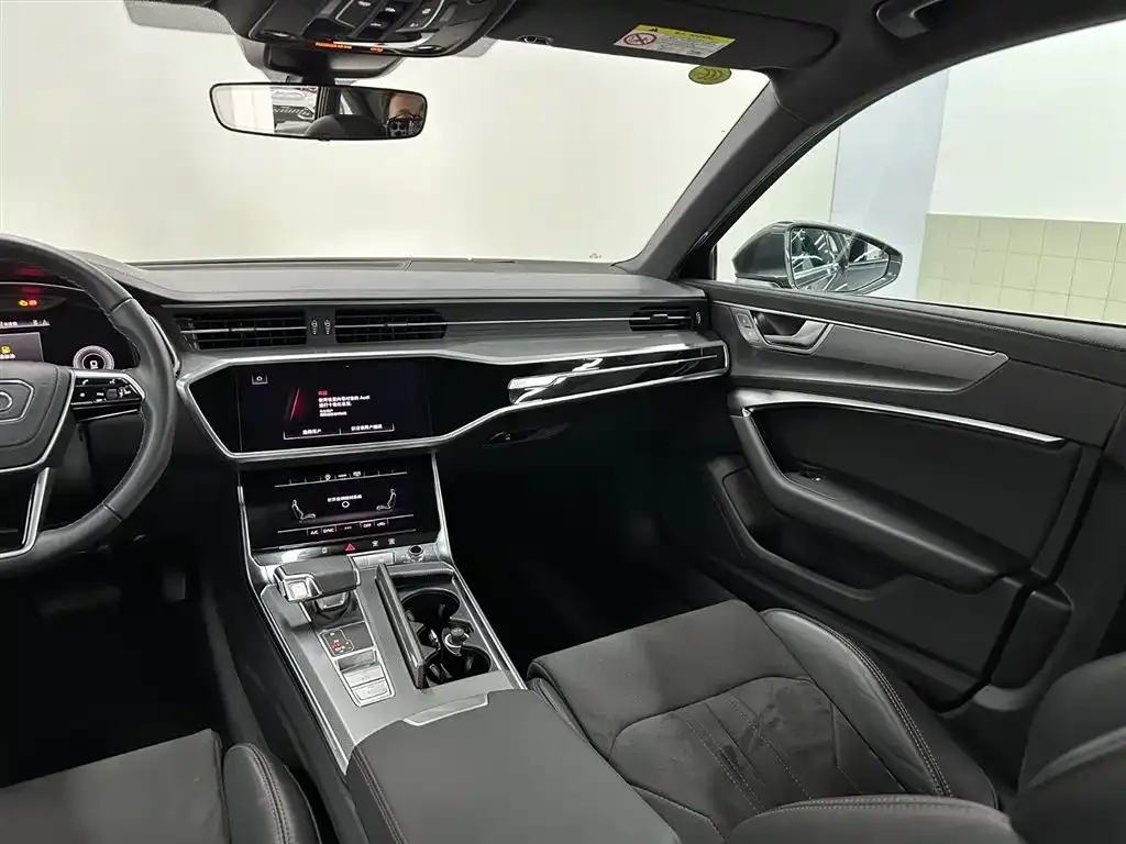 Audi A6L — фото 8