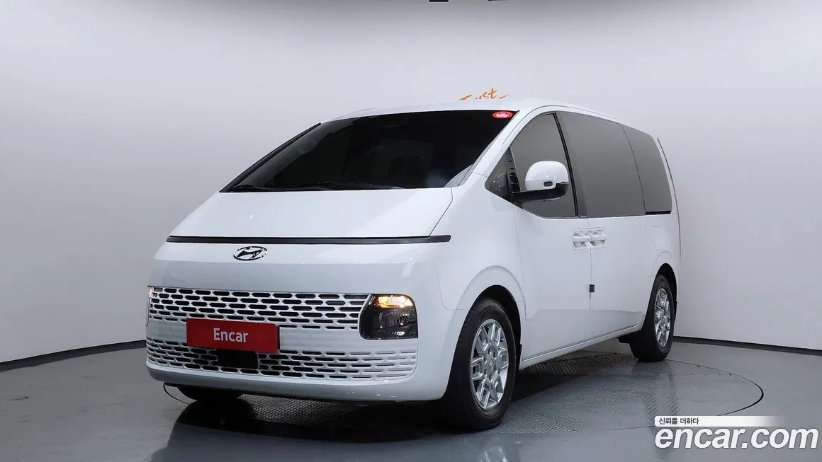 Hyundai Staria