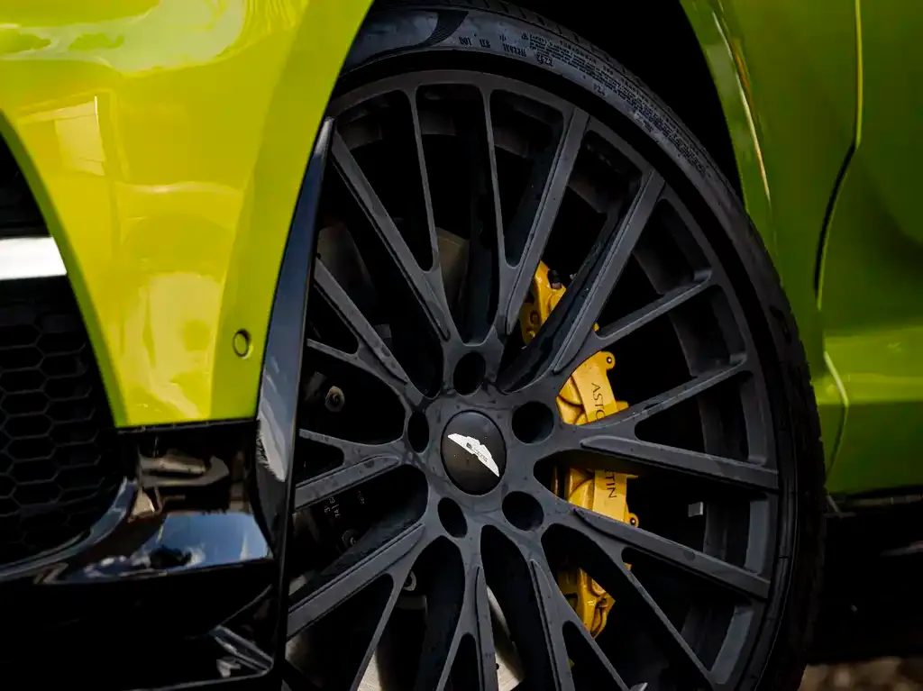 Aston Martin DBX 2023 из CN, фото 7