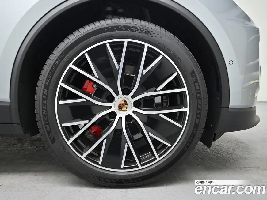 Porsche Macan 2025 из KR, фото 5