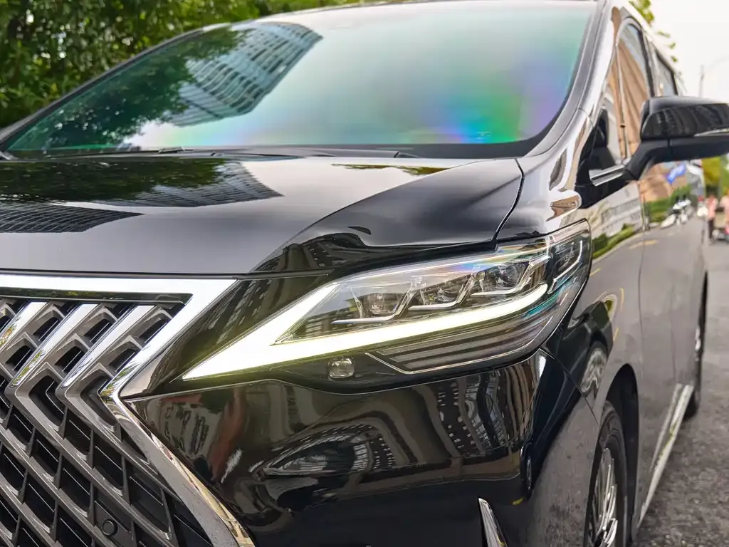 Lexus LM — фото 5