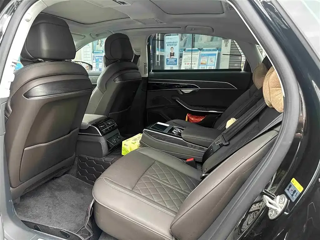 Audi A8 2025 из CN, фото 10