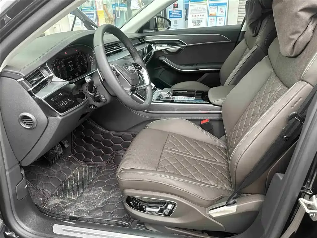 Audi A8 2025 из CN, фото 8