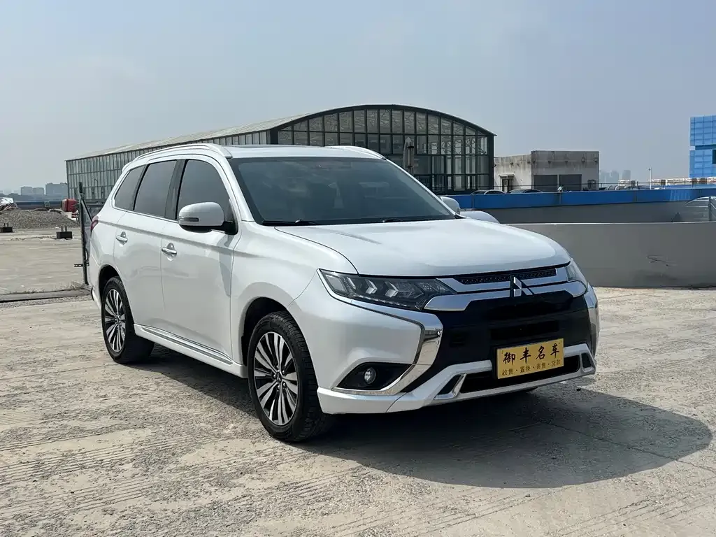 Mitsubishi Outlander 2021 из CN, фото 3