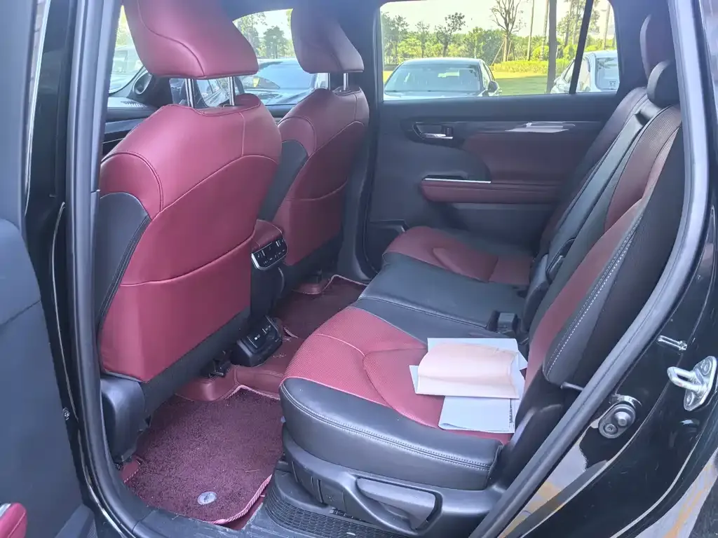 Toyota Crown Kluger 2023 из CN, фото 5