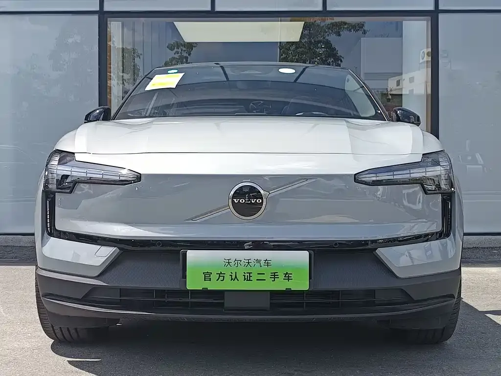 Volvo EX30 2025 из CN, фото 2
