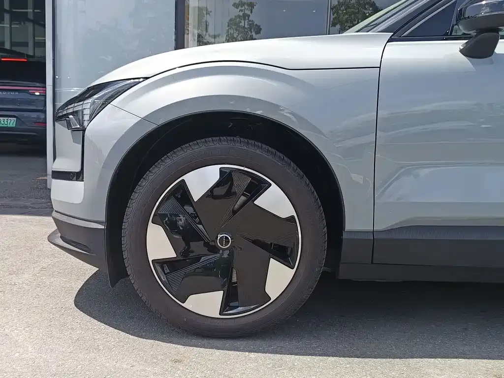 Volvo EX30 2025 из CN, фото 4