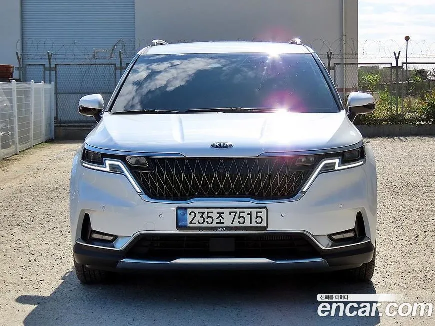 Kia Carnival — фото 1