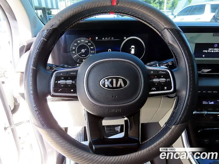 Kia Carnival — фото 9