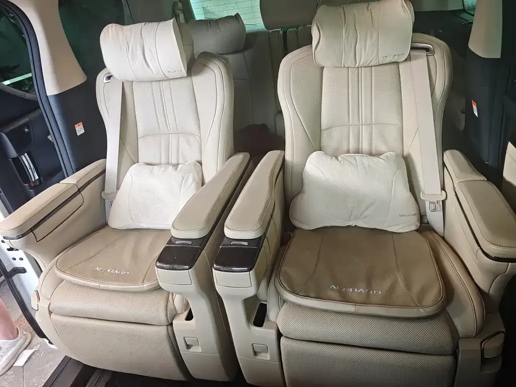 Toyota Vellfire 2022 из CN, фото 3