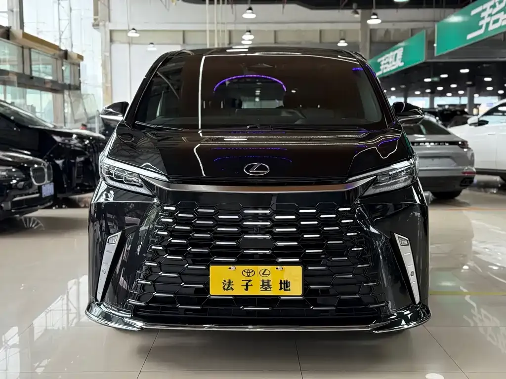 Lexus LM 2024 из CN, фото 2