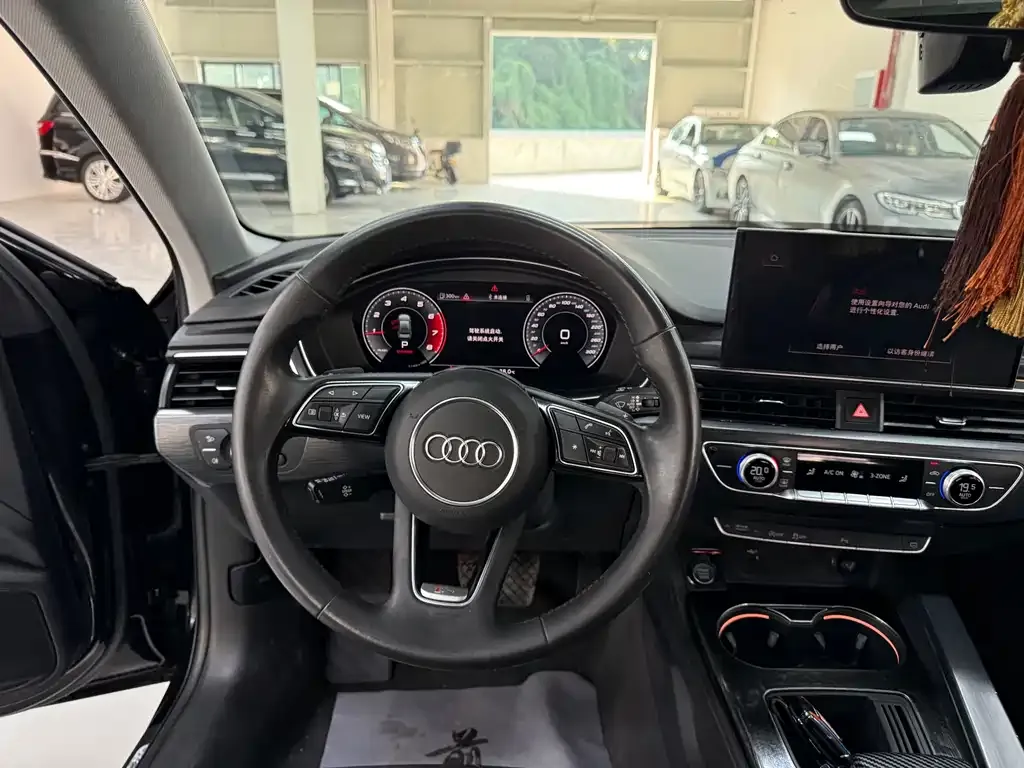 Audi A4L 2021 из CN, фото 10
